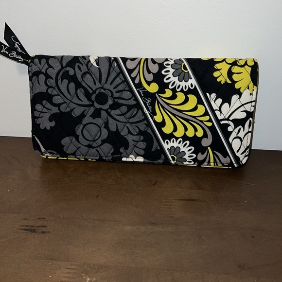 Vera Bradley Handbags - Vera Bradley Baroque magnetic closure long wallet
